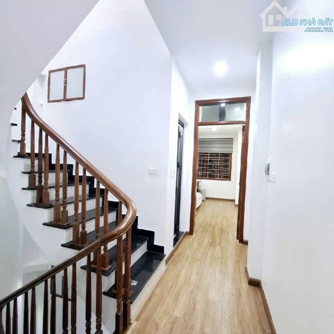 Bán nhà mới đẹp ngay Liên Ninh - Thanh Trì, gần trục chính, 40m2 x 4 tầng, Giá đầu tư - 3