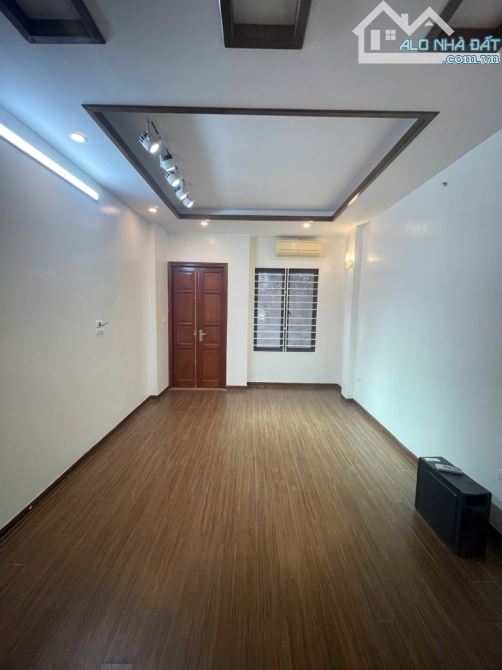 NHỈNH  6  TỶ  CÓ  NGAY  NHÀ  ĐẸP  TT  BA  ĐÌNH  NGÕ  NÔNG  10M RA Ô TÔ  TRÁNH - 3