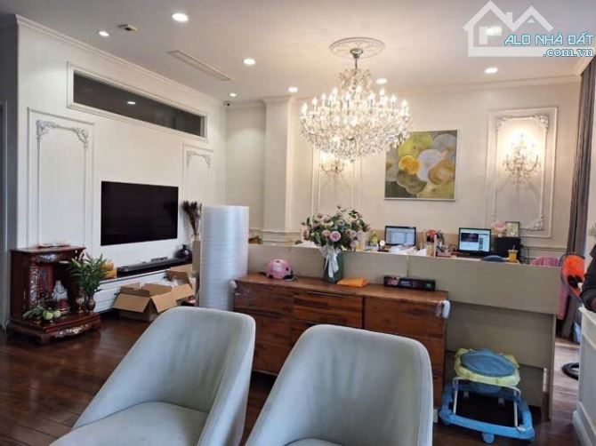 Biệt thự đẳng cấp 5 tầng, khu đô thị Himlam, Quận 7. DT 200m2, ngang 10m, thang máy nhập. - 3