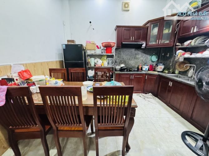 Siêu vị trí HXH QUANG TRUNG Phường 8 N4x18m 4PN giá chỉ hơn 7tỷ TL - một đời chủ 1/ thẳng - 3
