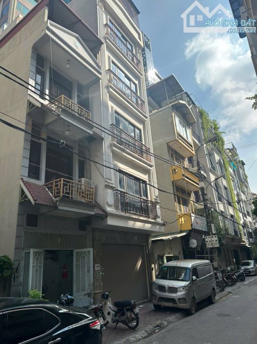 Cho thuê nhà Đường Mạc Thái Tổ, Phường Yên Hòa, Cầu Giấy. DT 40m x 3 tầng, giá 15tr - 3