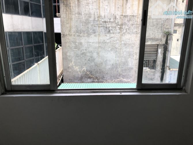 Cho thuê nhà ngõ 491 Đường La Thành, Phường Thành Công, Ba Đình. DT 50m x 3 tầng, giá 9tr - 3