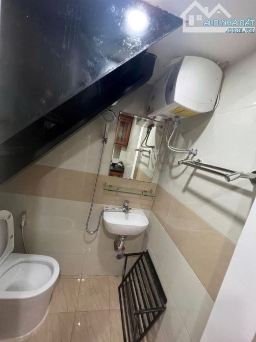 Cho thuê nhà nguyên căn ngõ 856 Minh Khai, Thanh Lương, Hai Bà Trưng. DT 10m x 5 tầng, - 3