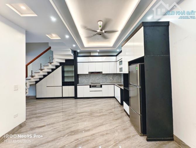 BÁN NHÀ LÝ SƠN, LONG BIÊN 101m² - 6T - Mt: 5,2m - 19,6 Tỷ, THANG MÁY 750kg, Ô TÔ 16 CHỖ - 3