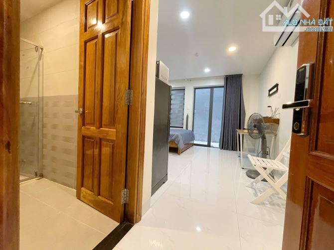 Căn hộ ngay trung tâm quận 1, bancol view siêu chill, gần UEH, Đại học Hoa Sen, quận 3 - 3