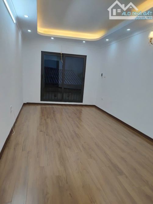 Bán nhà Bát Khối,Cự Khối 5 tầng,34m oto đỗ cửa nhỉnh 5 tỷ - 3