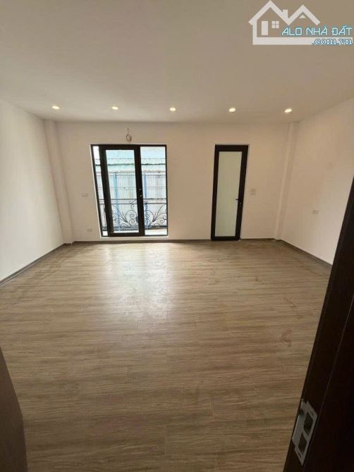 BÁN NHÀ PHỐ THẠCH BÀN – 44M2 – 7.8 TỶ – 6 TẦNG THANG MÁY – Ô TÔ ĐỖ CỬA - 4