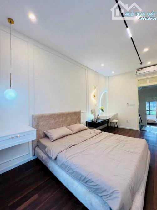 Gấp Bán Giảm 1 Tỷ - Khu VIP Phan Huy Ích - Gần 80m2/4 Tầng - Gần TTTM Emart 2 - 4