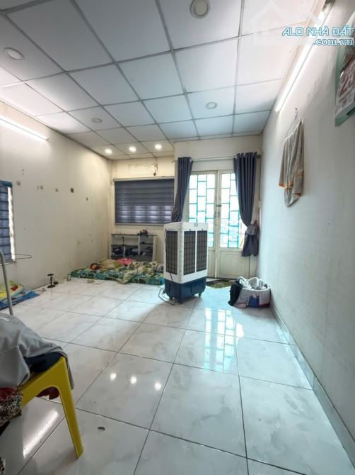 Nhà LÔ GÓC - Giáp Tân Phú - DT 56M 2 Tầng Gía Đầu Tư 3,6Ty Sổ Riêng A4 - 4