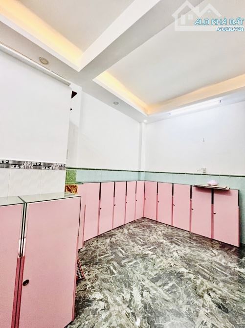 Mặt tiền khu Tên Lửa - Dòng tiền 50 triệu/ tháng - Ngang lớn 6m x 20m - 4 tầng - 21 phòng - 4