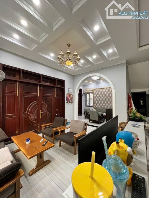 Bán biệt thự khu Vip Đặng Thuỳ Trâm cực ngon có hầm 5 tầng xây kiên cố ngang hiếm 6m - 4