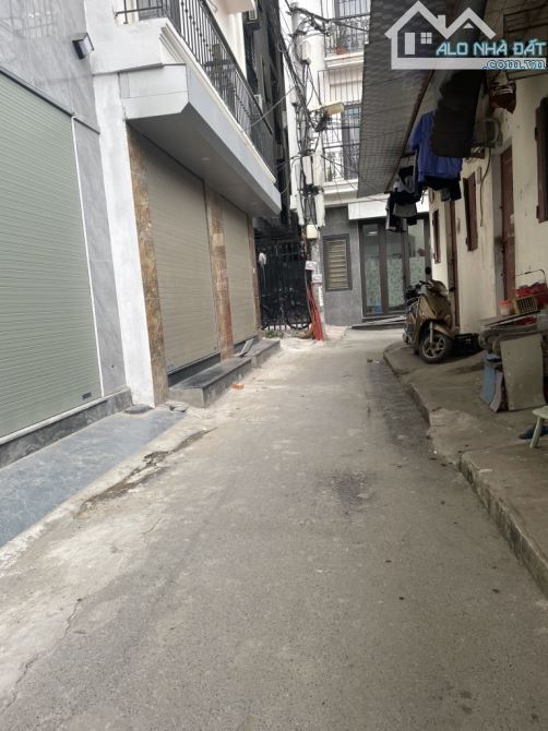 ĐÀM QUANG TRUNG - NHÀ ĐẸP FULL NỘI THẤT - BA GÁC QUA NHÀ - NGÕ THÔNG- GẦN ĐƯỜNG Ô TÔ TRÁNH - 4
