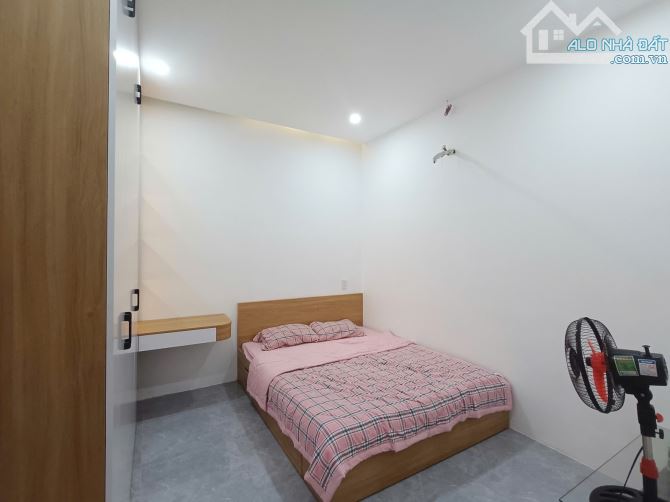 Bán gấp nhà đẹp oto  ngủ trong nhà Nguyễn Công Hoan - 4