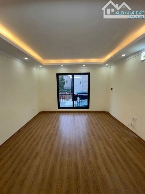BÁN NHÀ BÁT KHỐI LONG BIÊN NHỈNH 5 TỶ 43m MT 4m Ô TÔ KINH DOANH GẦN CẦU VĨNH TUY - 4