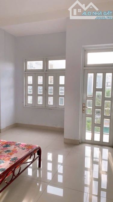 Bán nhà mặt tiền hẻm 1 trệt 3 lầu sổ riêng thổ cư p. Thống Nhất - 4
