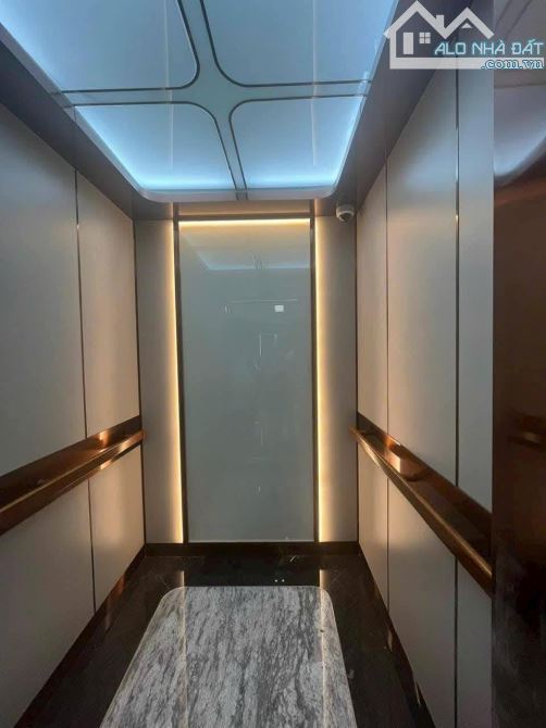 Bán tòa nhà mặt phố Phạm Văn Đồng, DT 430m2 x 12 Tầng, MT 20m, vỉa hè ô tô đỗ, Giá 185 tỷ. - 4