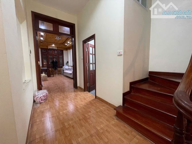Bán nhà ngõ 105 Xuân La 33/37m 5 tầng giá chỉ 12.7 tỷ - 4
