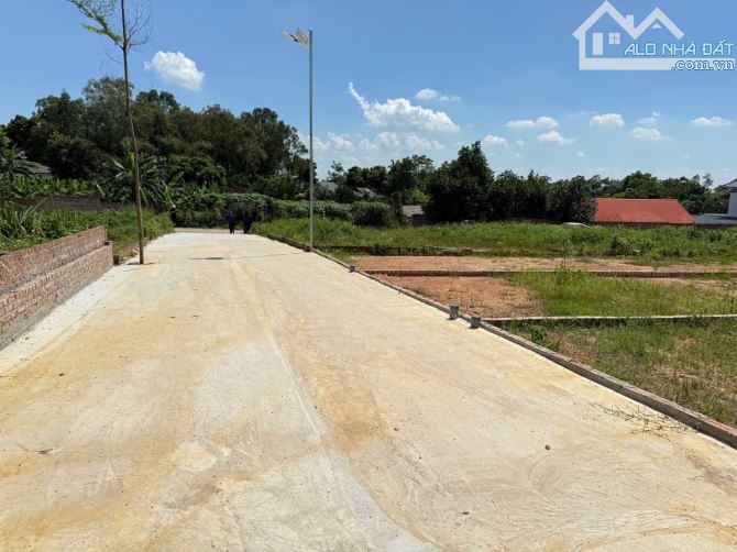 🌹BÁN GẤP LÔ GÓC 2 MẶT TIỀN CẠNH TRƯỜNG CẤP 1,2 HƯỚNG ĐẠO, TAM DƯƠNG 100m MT5M GIÁ 1.05 TỶ - 4