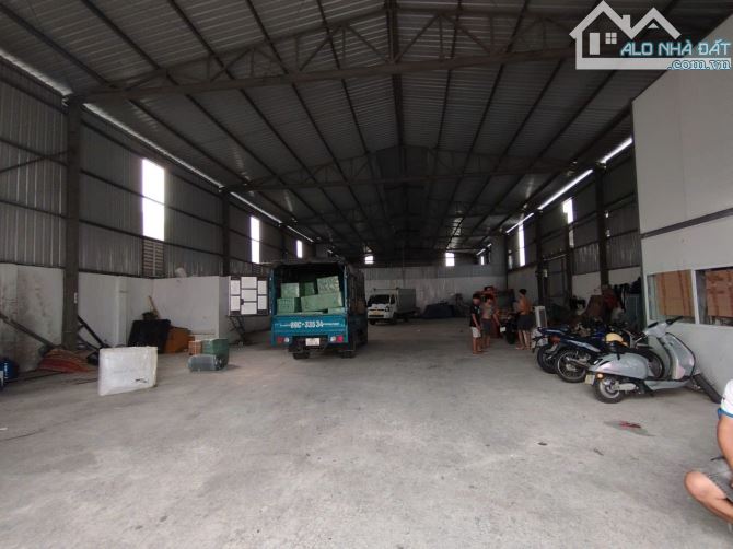 Cho thuê kho KCN Đài Tư, Long Biên, HN. DT 620m, cao 8m, có điện 3fa, nước sạch, PCCC. Giá - 4