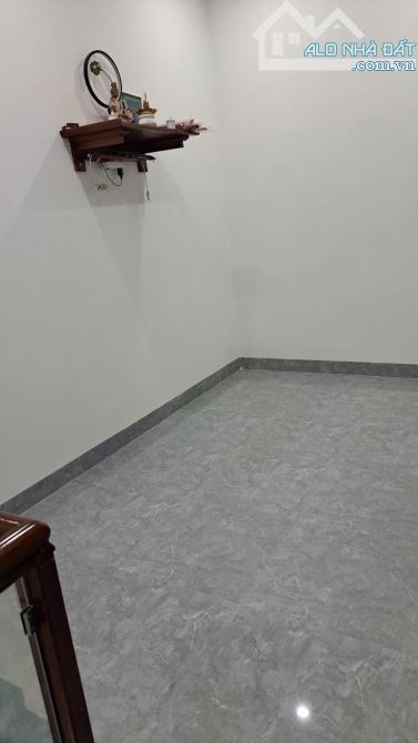 NHÀ ĐẸP 1 MÊ MỚI 98%, FULL NỘI THẤT HẺM 128 ĐỒNG KHỞI, BÁN GẤP GIÁ TỐT 3,95 TỶ - 4
