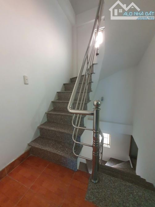 Cho thuê nhà nguyên căn ngõ 260 Tân Mai, 26m2 x 4 tầng, có 2 ngủ khép kín,   8 triệu/tháng - 4