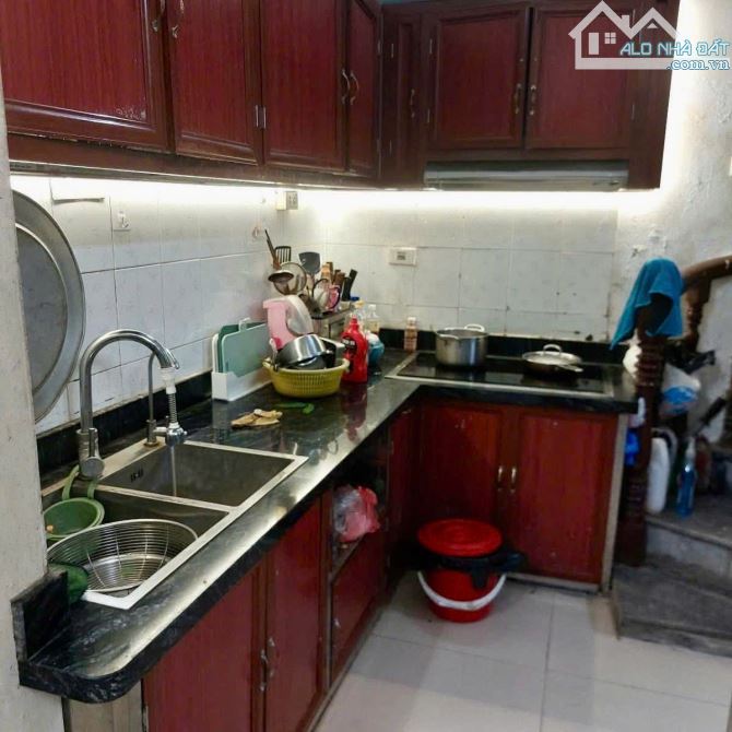 Nhà dân - Ngõ Nông - Lô góc - Mặt tiền rộng - 30M ra phố - Chỉ 7 đồng - 41M Full nội thất. - 4