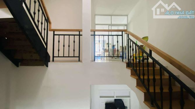 2 mặt hẻm XH 1/Nguyễn Hữu Cảnh 4 tầng, ngang 4.3 nở hậu 4.7x 14 m, p22 Bình Thạnh . - 4