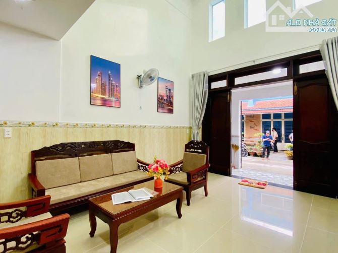 💥 5,95 TỶ - 60M2 - 4 x 15M - 3 TẦNG  ĐÚC - HẺM 4M - ĐI BỘ RA CHỢ THẠCH ĐÀ - P.14 - GÒ VẤP - 4
