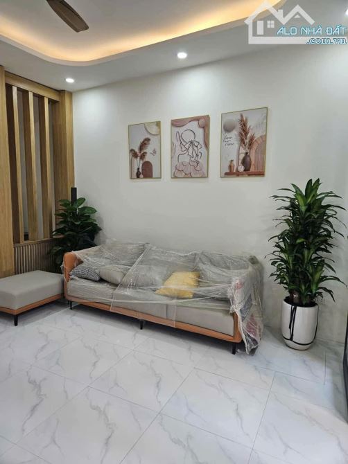 NHÀ PHỐ TÂN TRIỀU - XE VÀO NHÀ - GẦN TRƯỜNG - ĐƯỜNG THÔNG GIÁ NHỈNH 8TY - 4