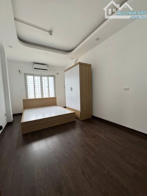 Bán nhà Láng, gần Ngã Tư Sở, 7 phòng cho thuê, doanh thu 25tr/th, 40m2, 5 tầng, giá 8 tỷ - 4