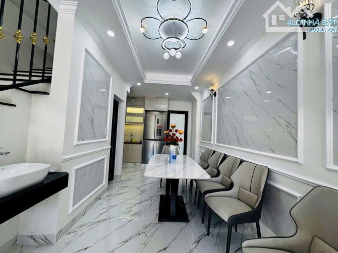 BÁN SIÊU PHẨM NHÀ 3 TẦNG, Ô TÔ TẬN SÂN - ĐƯỜNG NGUYỄN SINH CUNG, TP HUẾ - 4