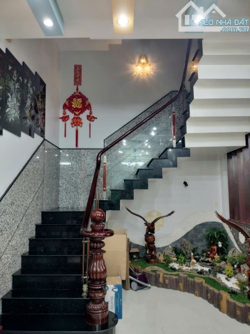 Biệt thự sân vườn 4 tầng, DT 221,2 mét vuông, ngang 12m - P. Bình Phú ( Quận 6 cũ) - 4