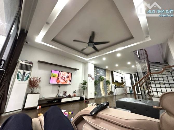 LĨNH NAM- VĨNH HƯNG  65m2 -PHÂN LÔ - NGÕ THÔNG - Ô TÔ TRÁNH - VỈA HÈ - Ô TÔ VÀO NHÀ - 4