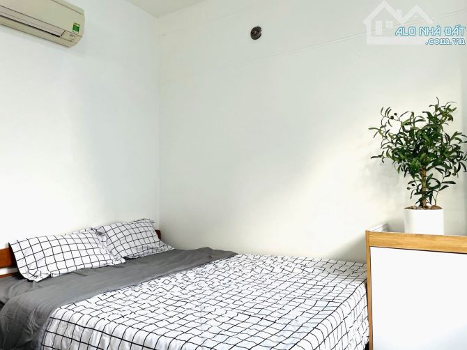 Bán gấp CHDV khu Phan Đăng Lưu, Phú Nhuận (5.5x23m) Hầm 5 tầng - HĐT 85Tr - Giá bán 23 tỷ - 4