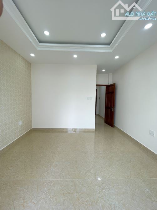 Chính chủ: Nhà đúc 3.5 tấm - đường 7m sát mặt tiền QL13 - Ô tô đậu trong nhà, cần ra gấp - 4