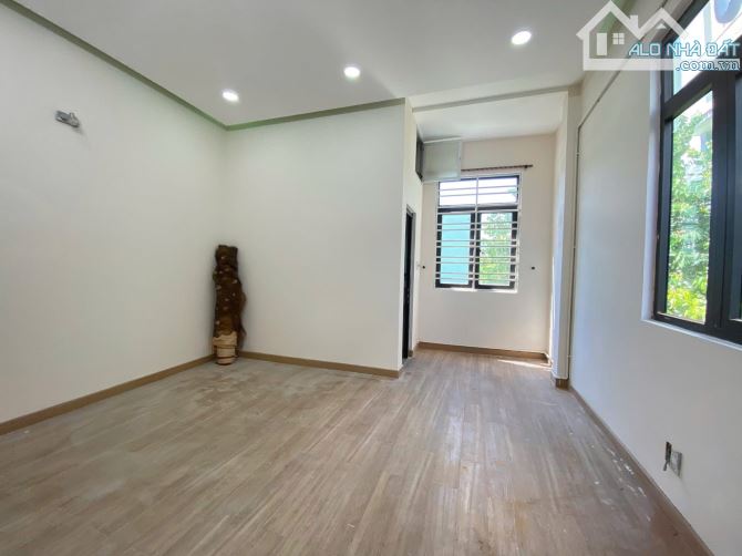 NHÀ KIÊN CỐ 3 TẦNG 2 MẶT KIỆT 3M HOÀNG DIỆU GIÁ TỐT - 4