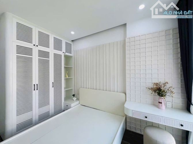 3 tầng kiệt Hoàng Diệu - Hải Châu gần Cầu Rồng giá nhỉnh 4ty - 4