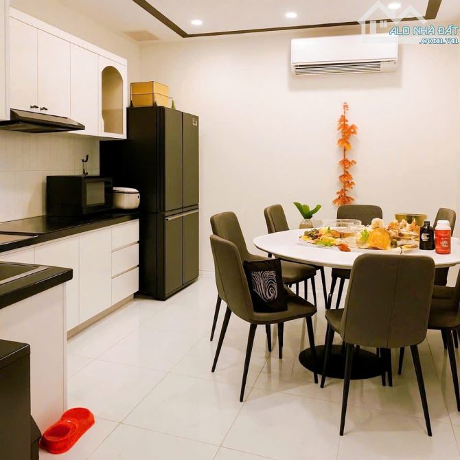 Nhà đẹp Hẻm Ô tô Cách Mạng Tháng Tám – QUẬN 10 - 3 Tầng - Sổ vuông 3.6x14 m - 12.9 tỷ - 4