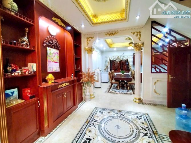 Giảm 1 tỷ bán gấp nhà Giang Biên 5 tầng dân xây, Gara oto, Dt 100m mt 5m - 16.x tỷ - 4