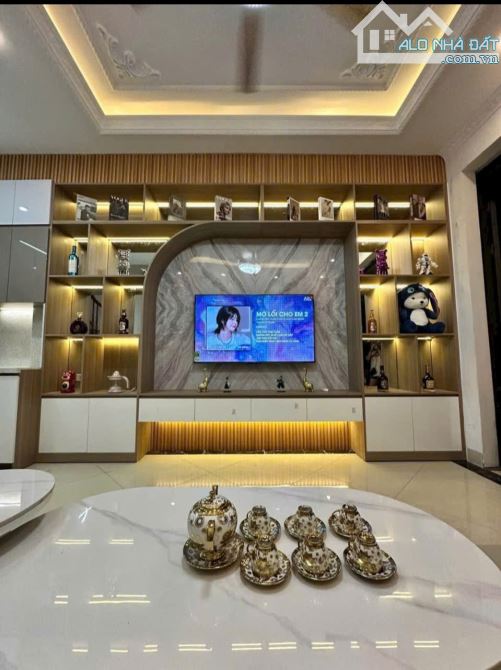 BÁN NHÀ NGỌC THỤY, LONG BIÊN, PHÂN LÔ QUÂN ĐỘI Chỉ Hơn 9 tỷ - 46m², 5 tầng, Gara, Ô tô - 4