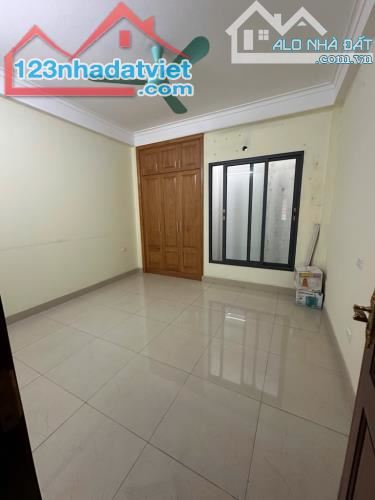Cực hot! Nhà siêu to phân lô, vỉa hè, ô tô tránh LK Kiến Hưng DT 50m, 6 tầng, MT 4m, 6PN. - 4
