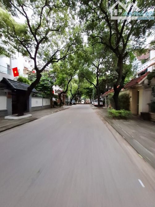 BIỆT THỰ VIP VĂN QUÁN - SONG LẬP - 3 THOÁNG - FULL NỘI THẤT -NHỈNH200/m - 4