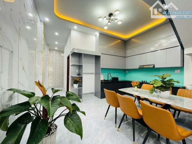 Bán Nhà 1 Trệt 1 Lầu 3 Phòng Ngủ Giáp Hóc Môn, 100m2, Sổ Hồng Riêng Hoàn Công - 4