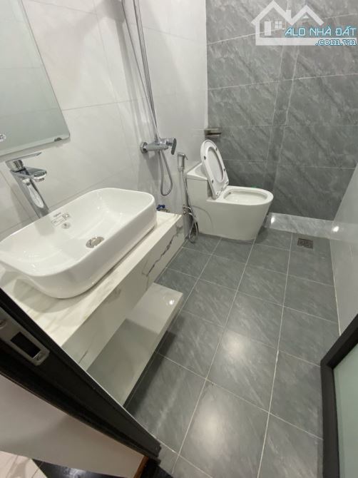 CẦN BÁN NHÀ QUÂN NHÂN THANH XUÂN 30m2, 5 TẦNG MẶT TIỀN 3,5m GIÁ  6.9 TỶ - 4