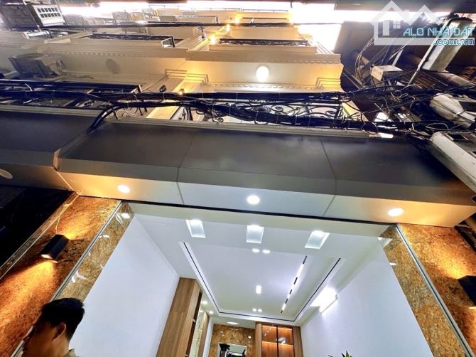 XUÂN THỦY 35M GIÁ 11,9 TỶ,20M Ô TÔ TRÁNH,NGÕ THÔNG,THANG MÁY,FULL NỘI THẤT - 4