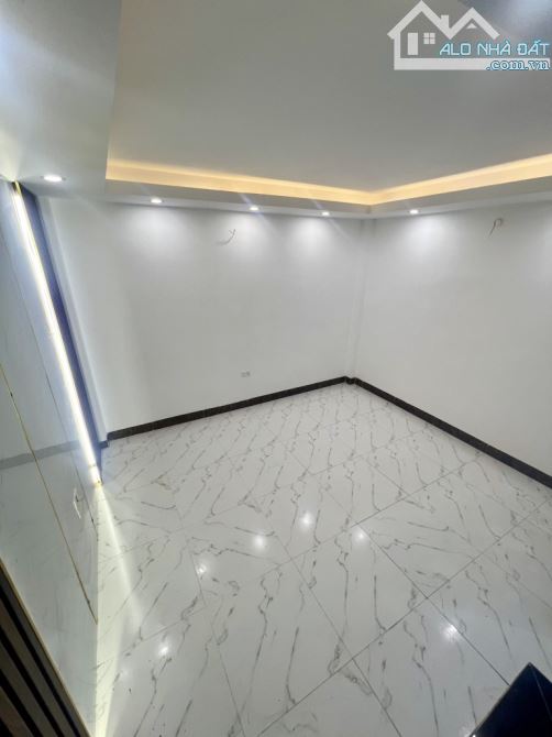 Bán gấp nhà cấp 4 Tự Khoat- Ngũ Hiệp  ô tô đỗ cổng ,diện tích rộng giá đầu tư giá 4.85 tỷ - 4