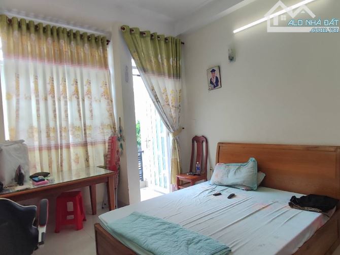 Siêu vị trí HXH QUANG TRUNG Phường 8 N4x18m 4PN giá chỉ hơn 7tỷ TL - một đời chủ 1/ thẳng - 4