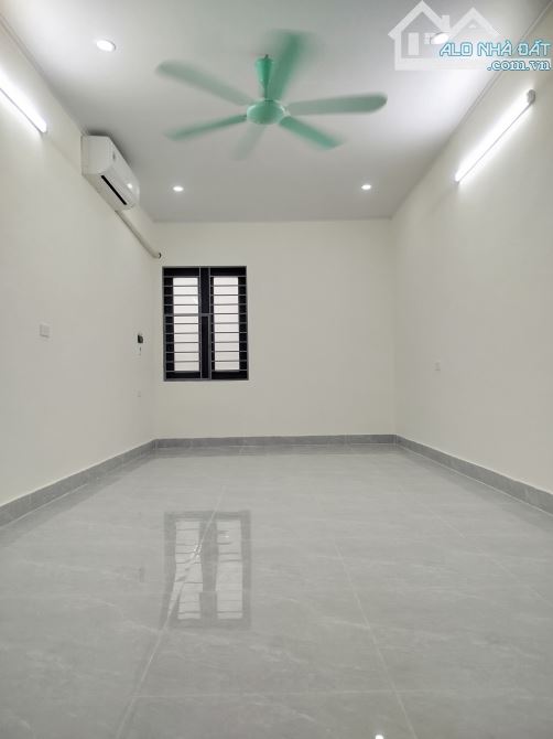 BÁN NHÀ KHÂM THIÊN ĐỐNG ĐA 28m 5Tầng Mt 3m GIÁ 5.7 TỶ NGÕ THÔNG KINH DOANH - 4