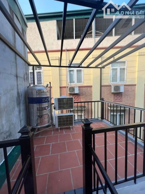 Cho thuê nhà nguyên căn ngõ 856 Minh Khai, Thanh Lương, Hai Bà Trưng. DT 10m x 5 tầng, - 4