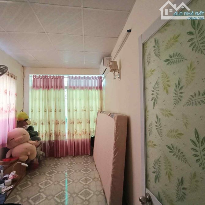 Nguyễn Chí Thanh,Quận 10,3 tầng,dt:2,6mx8m,giá:3,15 tỷ - 5